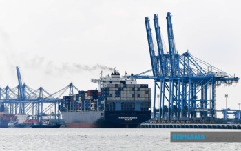 Malaysia's Export Growth Outlook Brightens to 21.7% for 2026 on Tech Demand Surge