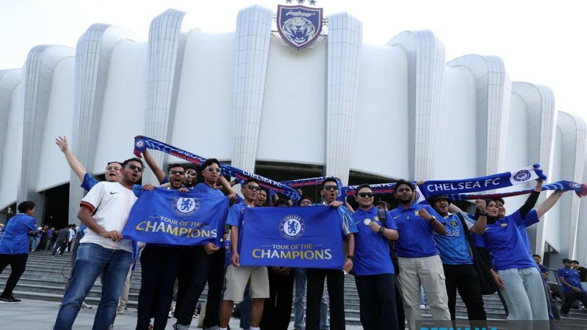 Chelsea's Arrival in Johor Draws Massive Crowds as JDT Prepares for Historic Friendly