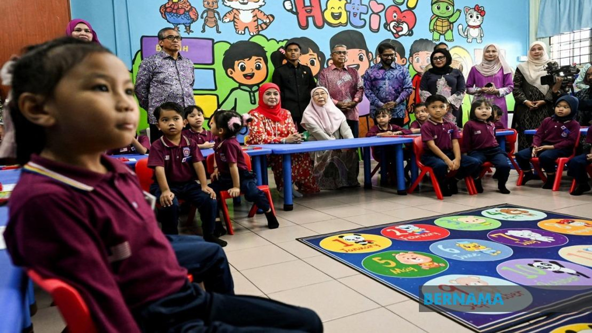 Queen Opens Children's Integrity Module to Nurture Ethics from Early Years