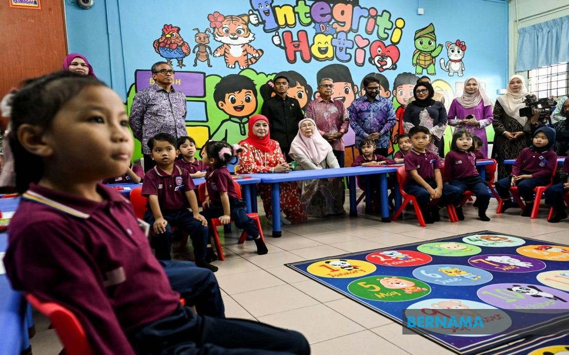 Queen Opens Children's Integrity Module to Nurture Ethics from Early Years