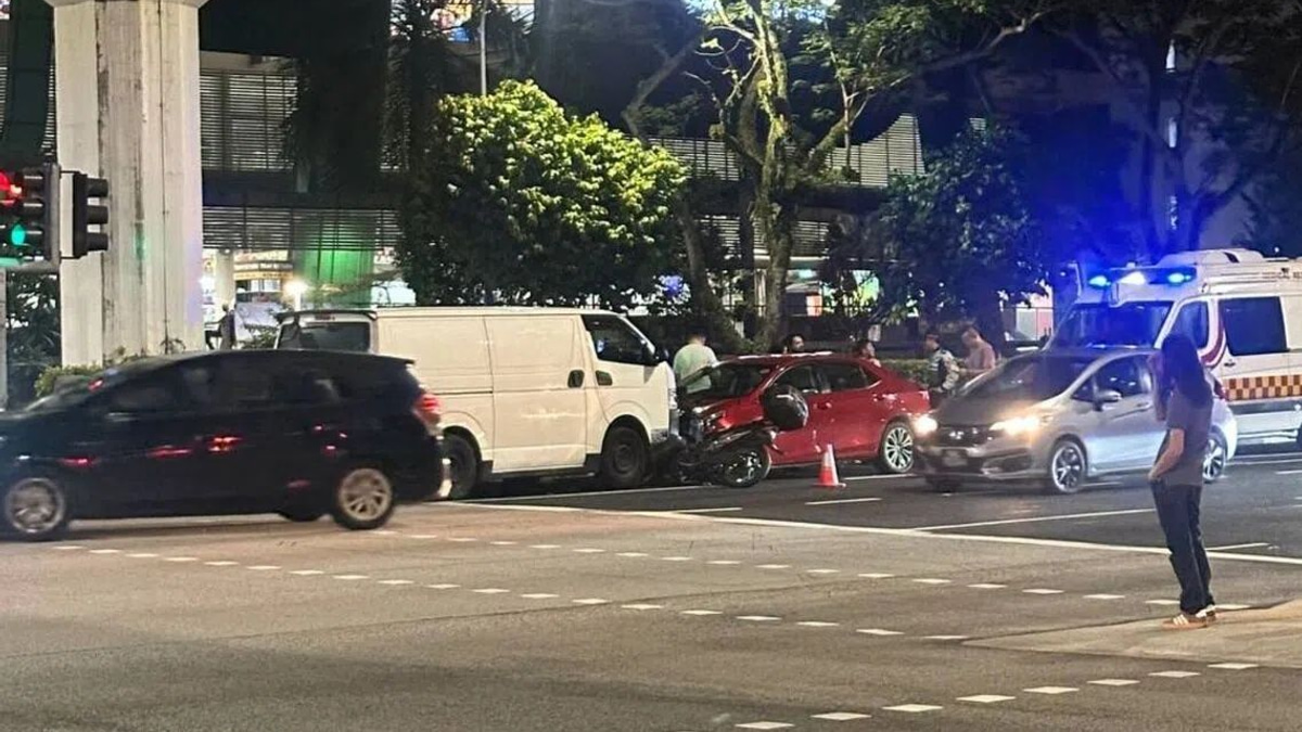 Van Driver Arrested for Drug-Impaired Driving After Multi-Vehicle Crash in Singapore