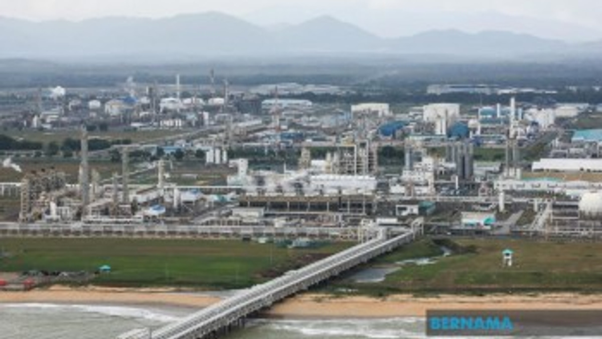 Malaysia's National Petroleum Reserve Plan Gains Urgency as Shipping Route Threats Multiply