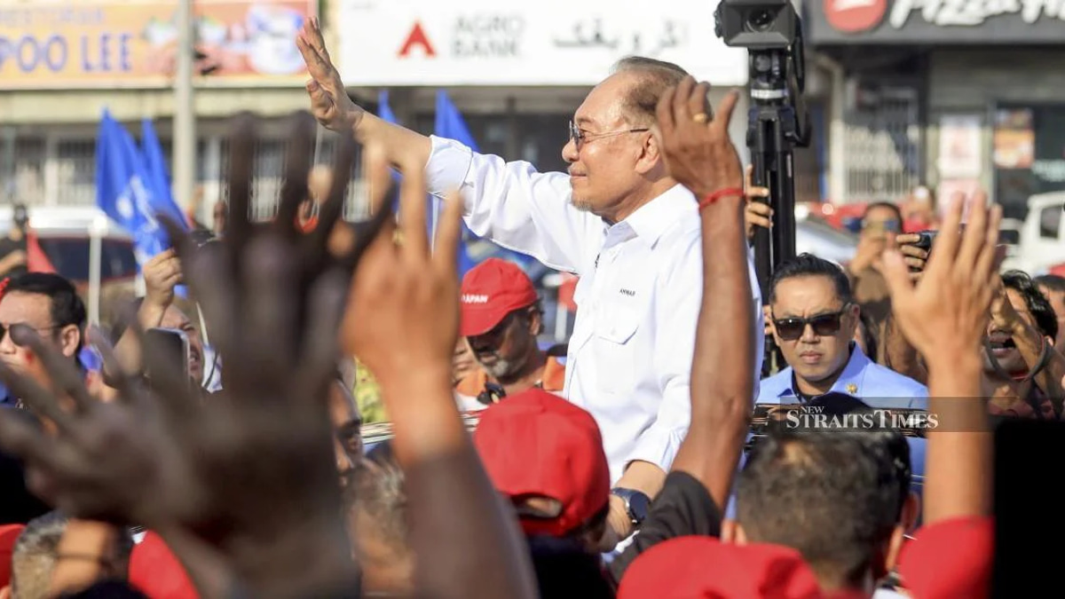 Anwar Calls on Johor Voters to Back Pakatan Harapan in State Polls