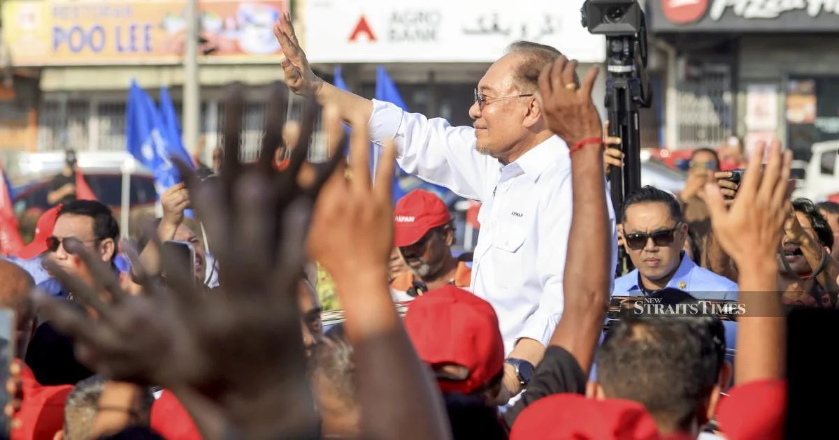 Anwar Calls on Johor Voters to Back Pakatan Harapan in State Polls