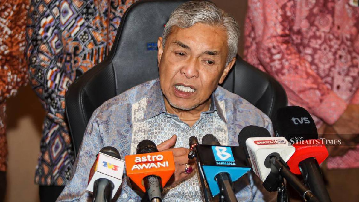 Zahid Sets Formal Talks Condition for PN-BN Coalition Discussions