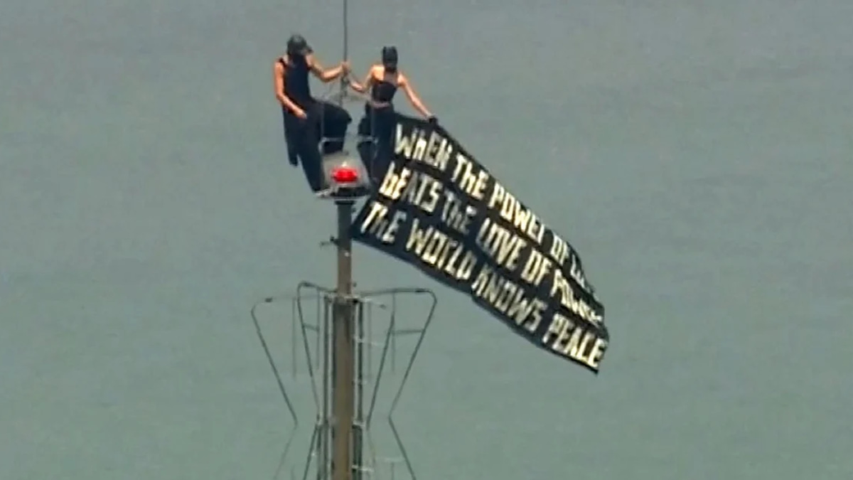 Couple Arrested After Scaling Empire State Building's Antenna in New York for Apparent Marriage Proposal