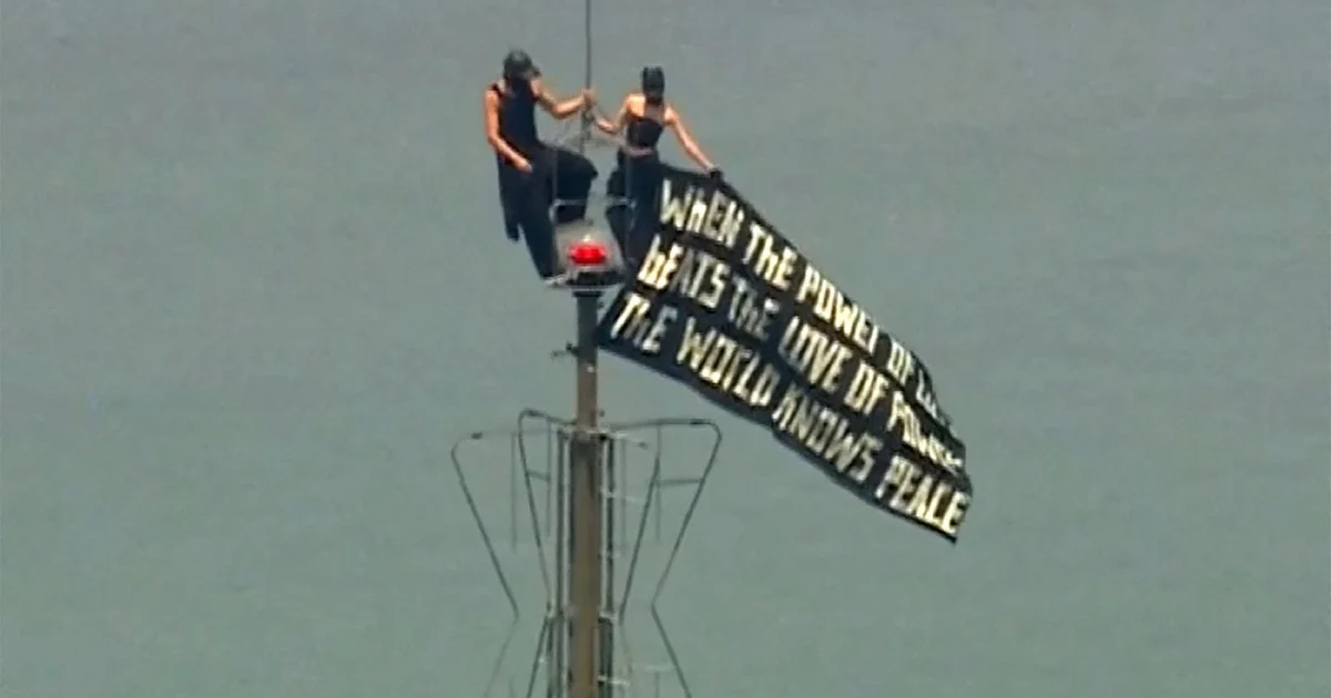 Couple Arrested After Scaling Empire State Building's Antenna in New York for Apparent Marriage Proposal