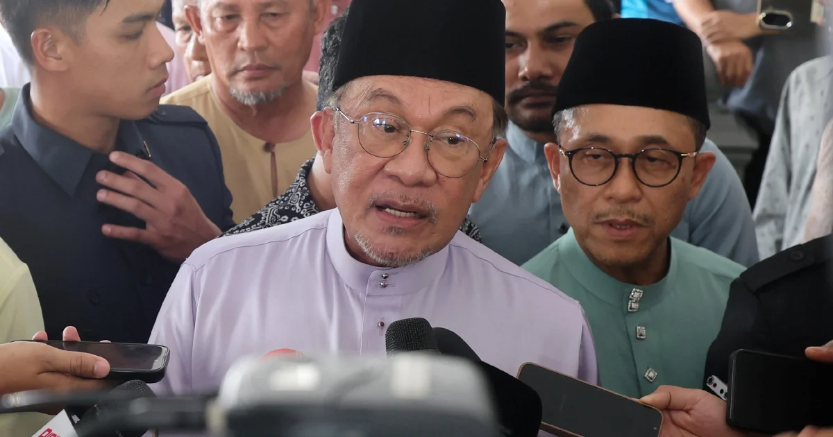 PM Anwar Orders Local Councils to Slash Bureaucracy and Fast-Track Approvals