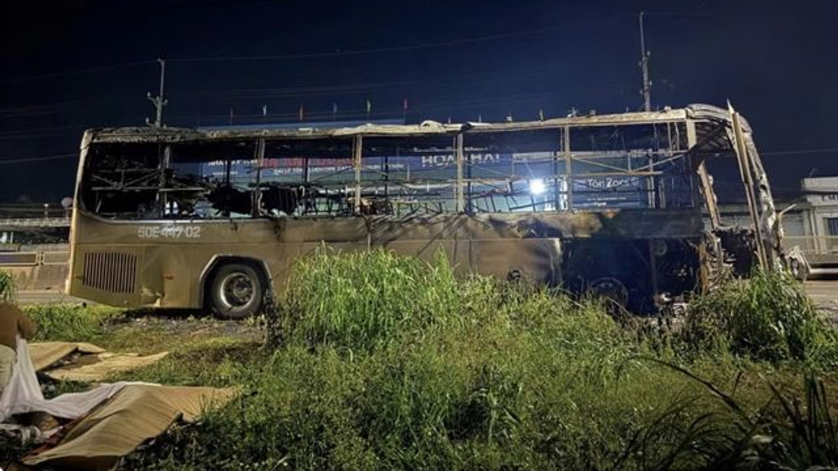 Seven dead as sleeper bus engulfed in flames on Vietnam's National Highway 1