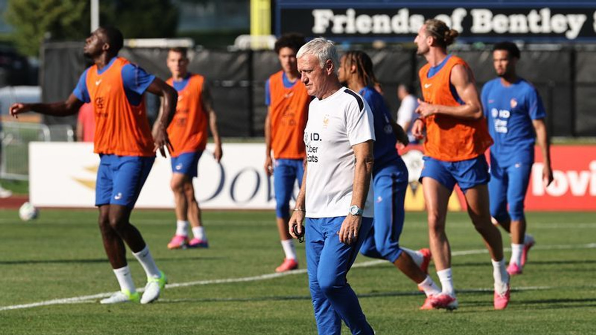 France's Clinical Attack Masks Defensive Vulnerabilities Ahead of Sweden Knockout Clash