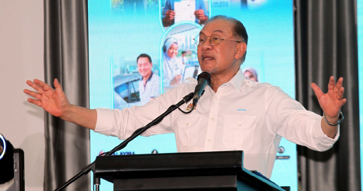 Anwar Pledges RM15.3 Million for Perak Religious and Pondok Schools