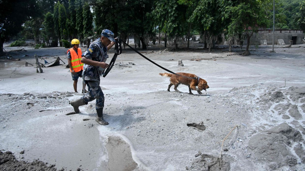 Nepal Floods Death Toll Reaches 392 as Over 1,400 Still Unaccounted For Across Tibet Border