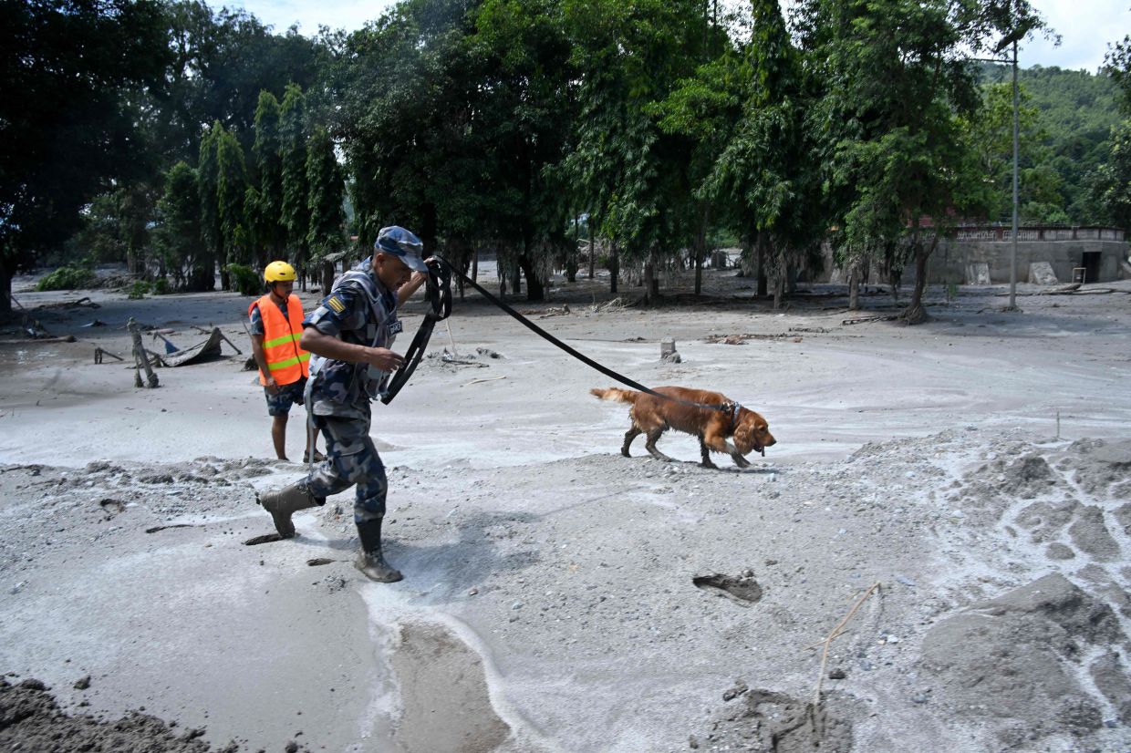 Nepal Floods Death Toll Reaches 392 as Over 1,400 Still Unaccounted For Across Tibet Border