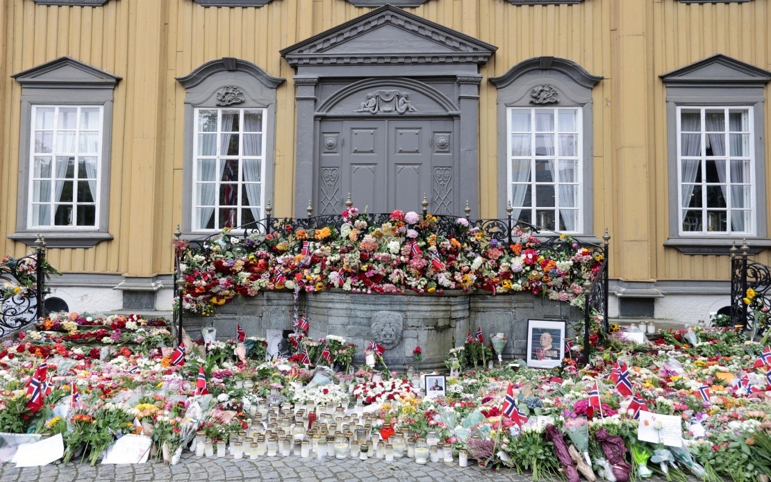 Norway Mourns King Harald V With Nationwide Services; Son Haakon VIII Ascends Throne