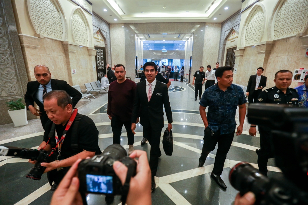 Syed Saddiq Awaits Federal Court Verdict on Misconduct Charges as Supporters Gather