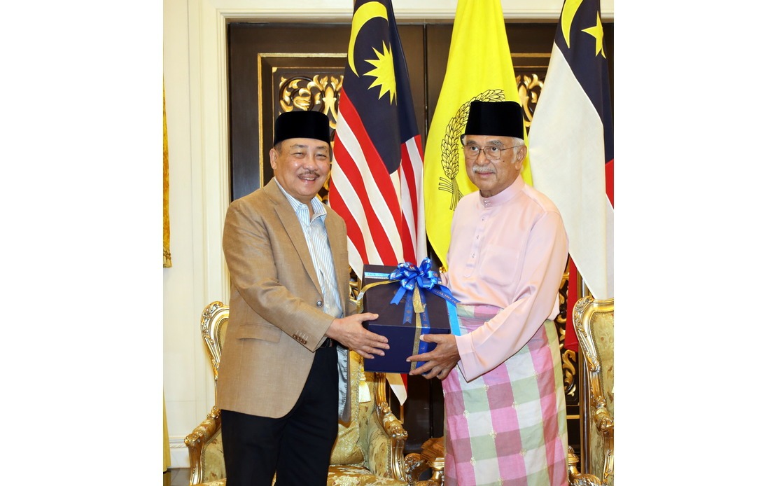 Sabah Chief Minister Strengthens Ties With Melaka Governor