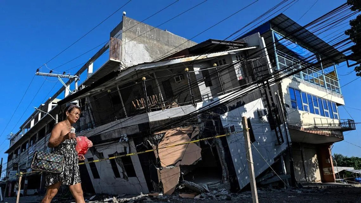 When the Earth Rises: How a Massive Philippines Quake Rewrote the Coastline