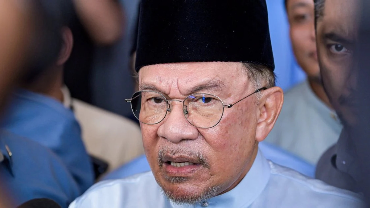 Anwar Rejects Reports of Onn Hafiz Exclusion from Felda Event