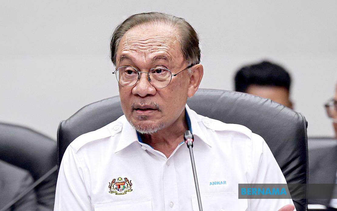 PM Anwar Extends Condolences Following Death of Form Four Student in Seremban