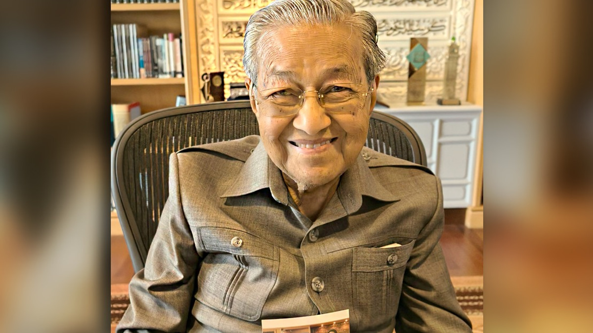 Senior Cabinet Members Mark Dr Mahathir's 101st Birthday With Warm Tributes