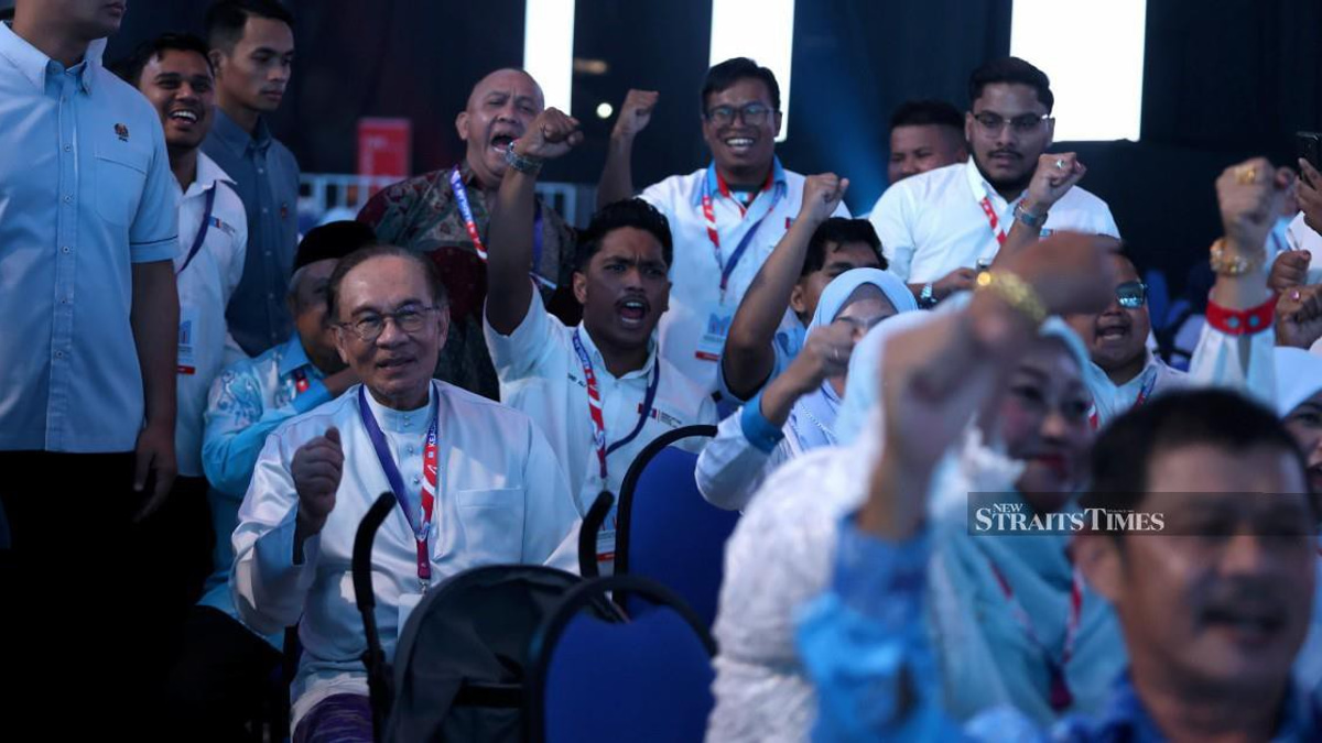 Government Will Probe Felda Governance Issues, Anwar Says After King's Directive on State Enterprises