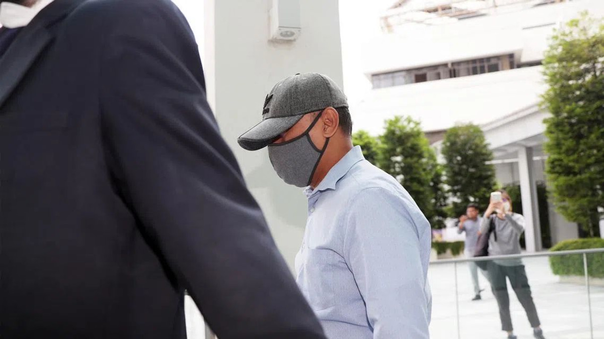 Singapore mosque executive jailed 14 months for graft scheme involving construction contracts