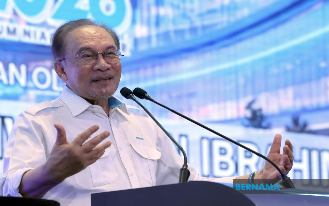 Anwar Rejects Top-Down Model for Bumiputera Entrepreneurship, Backs Mentorship by Successful Business Leaders
