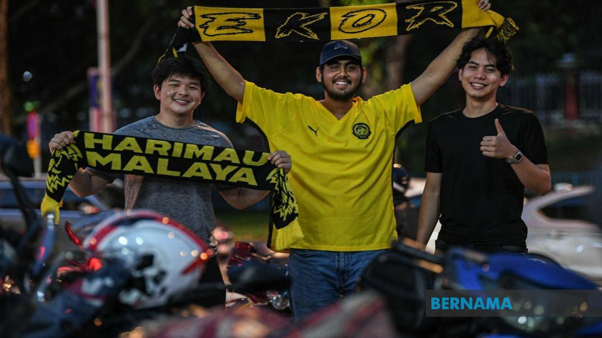 Malaysian Football Supporters Defy Ultras Malaya Boycott, Back Harimau Malaya Against Laos