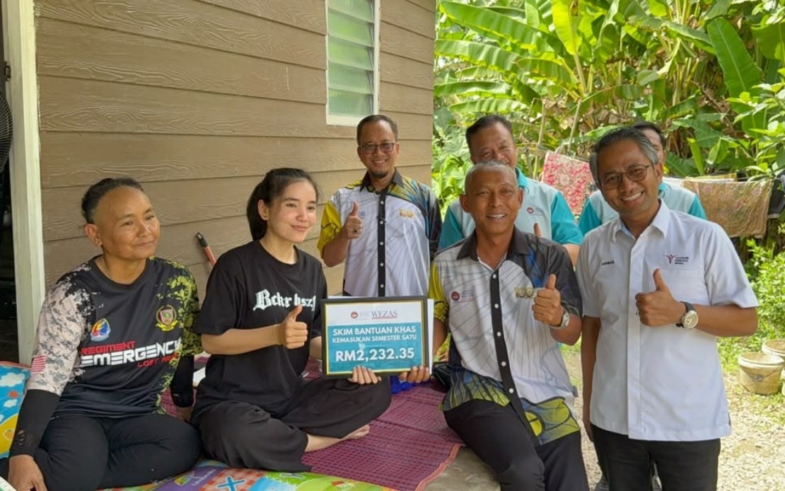 Three high-achieving students realise university dreams with government and institutional support
