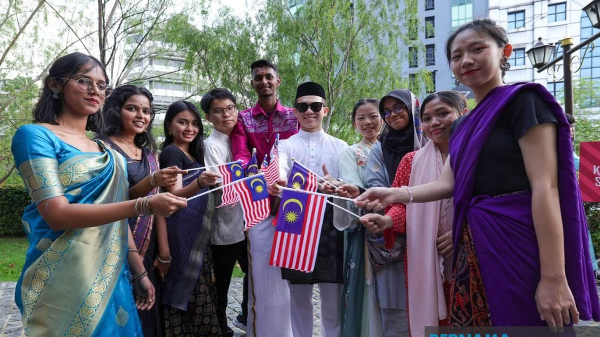 Lee Lam Thye Condemns Divisive Political Rhetoric, Calls For Unified Malaysia