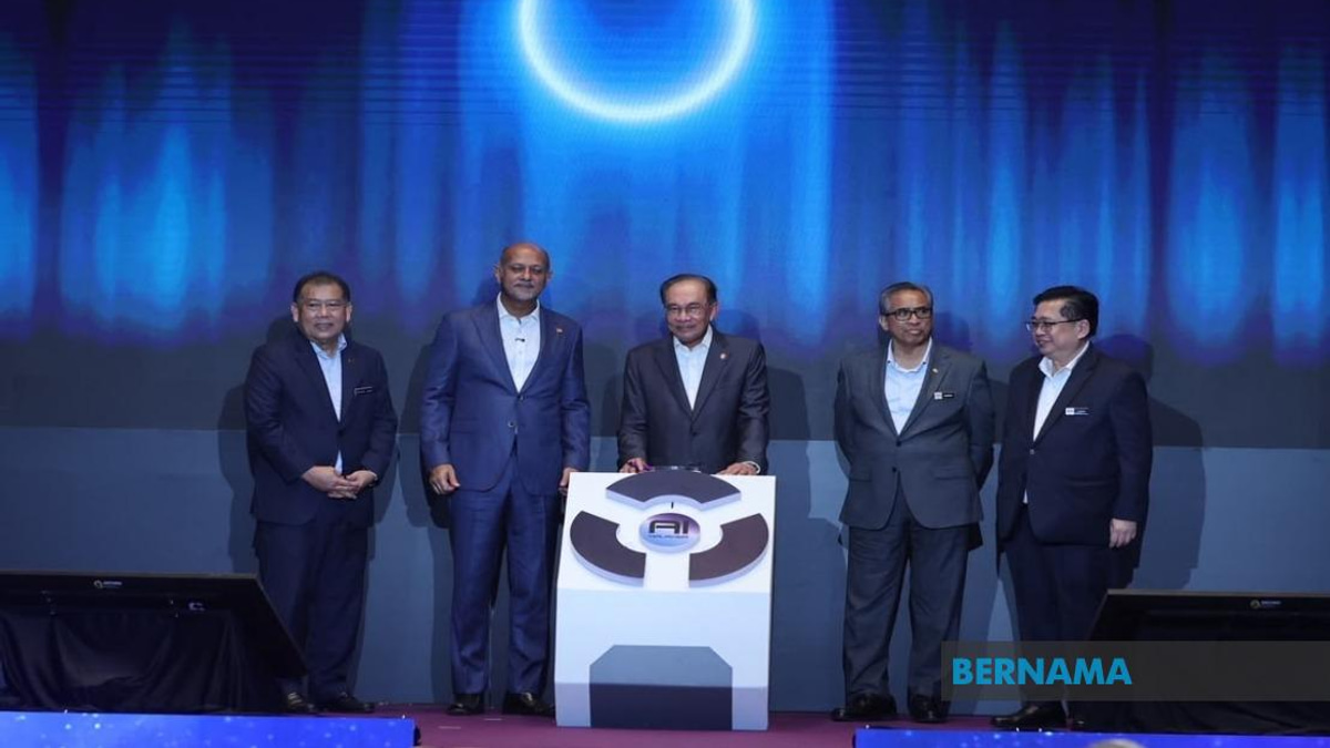 Government Launches Free AI Training and Software Access for Malaysian Youth