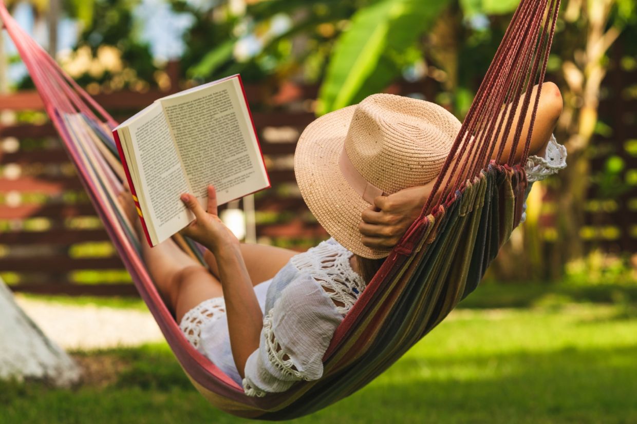 Summer 2026's Essential Reading: From Ocean Survival to Tech Insider Tales