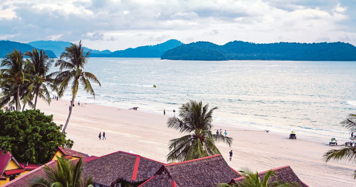 Langkawi Underperforming, Warns Mahathir of Regional Competition Risk