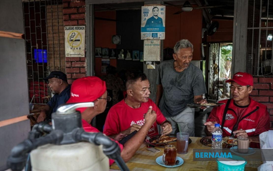 Johor Election Campaign Fuels Business Boom for Street Vendors and Food Traders