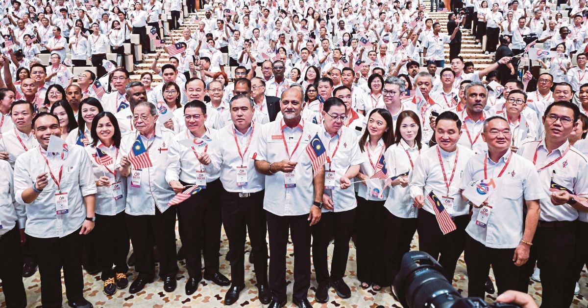 DAP Pressures Anwar to Deliver on Institutional Reforms Before Year-End