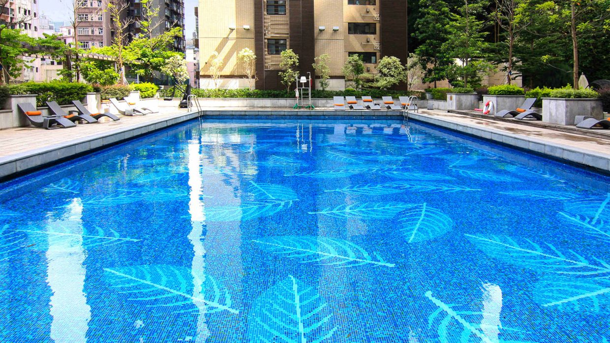Hong Kong pool shut down after lifeguard's credentials found to be fraudulent