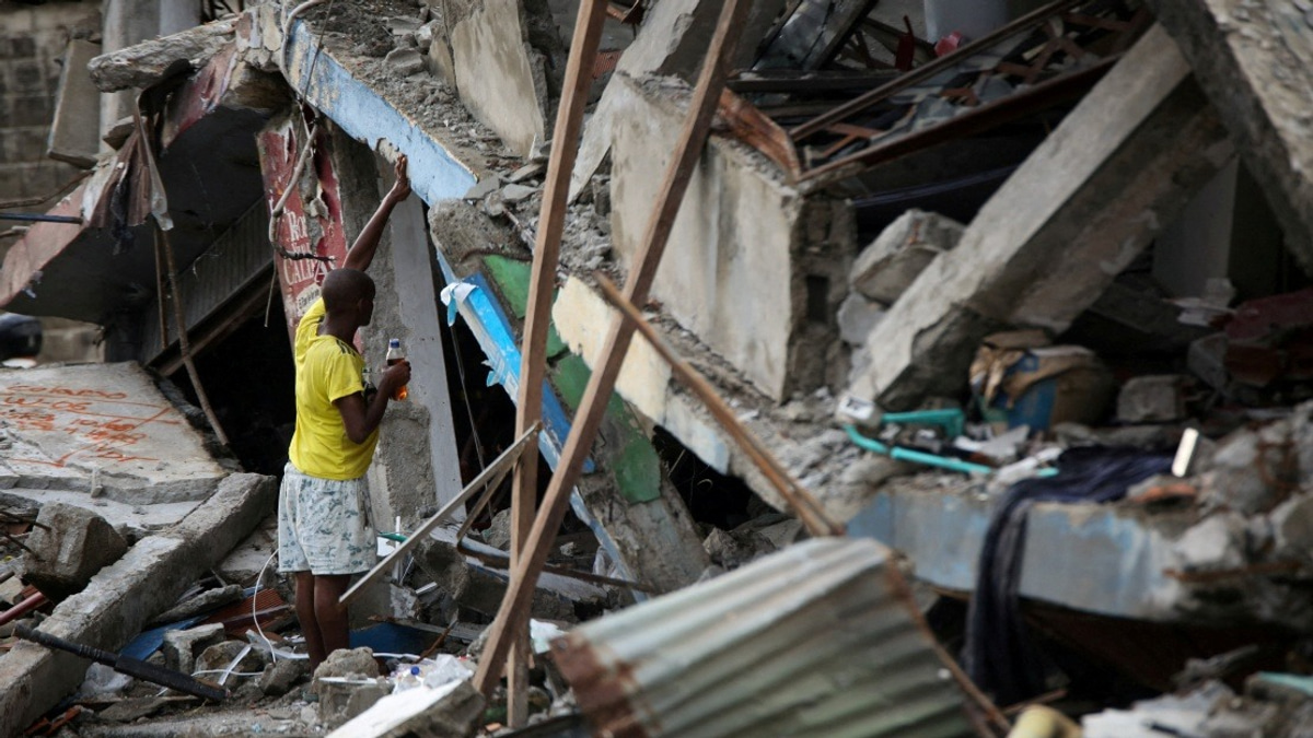 Colombia Battles Dual Crisis as Massive Wildfires Overwhelm Earthquake Recovery Efforts