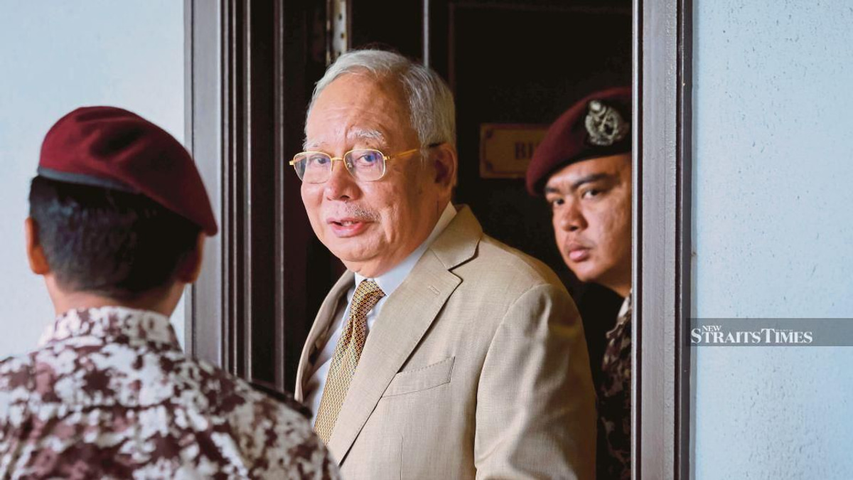 Legal Showdown Looms as Bar Council Challenges Najib's Sentence Reduction