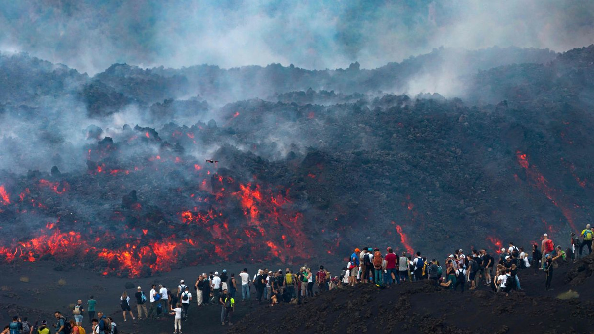 Mount Etna's eruption draws thousands of tourists despite safety concerns