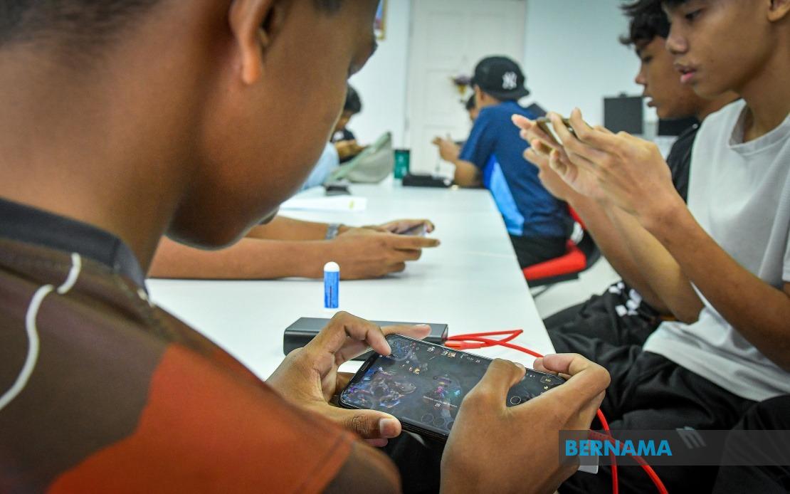 Malaysia Intensifies Safe Internet Push as Government Enforces Under-16 Social Media Ban