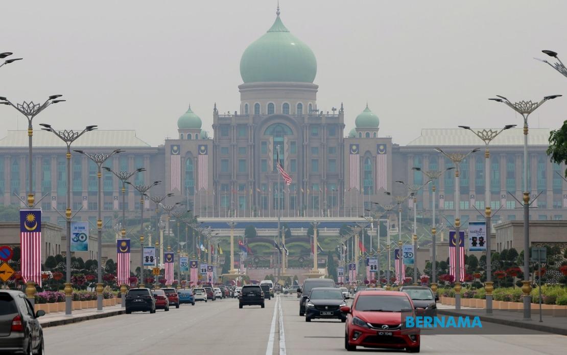 Haze Crisis Set for High-Level Discussion as Anwar Visits Brunei