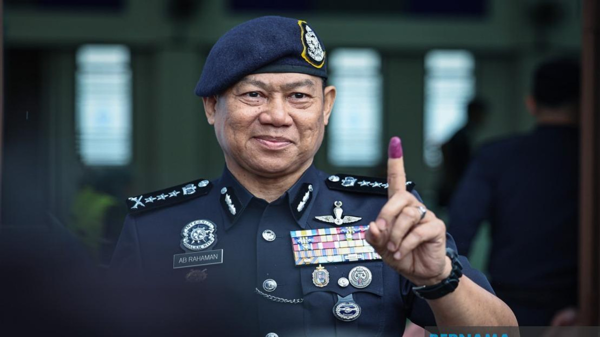 Johor Early Voting Sees Steady Police Turnout as Election Campaign Dominated by Material Vandalism