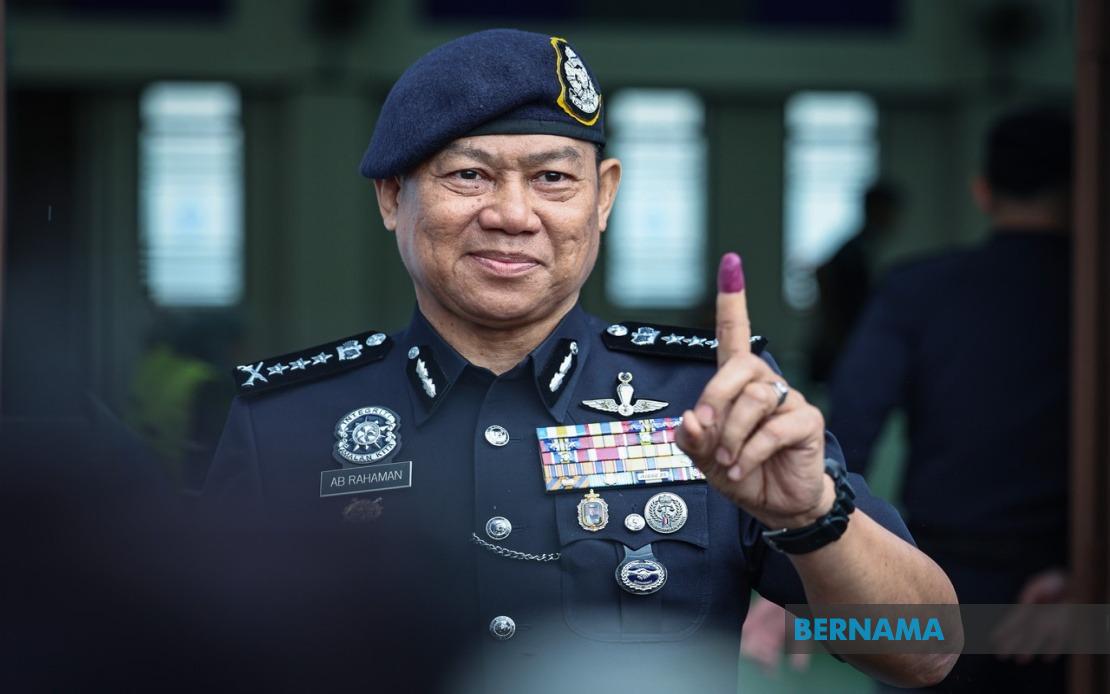 Johor Early Voting Sees Steady Police Turnout as Election Campaign Dominated by Material Vandalism