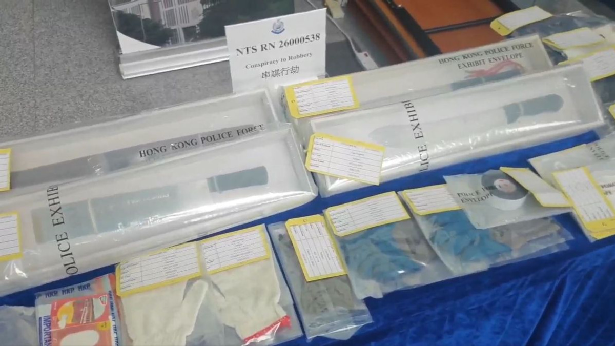 Seven arrested in HK$7 million airport gold heist as Hong Kong police hunt mainland suspects