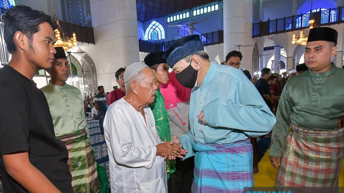 Selangor Sultan Cautions Against Public Trust Betrayal, Links Corruption to Societal Decline