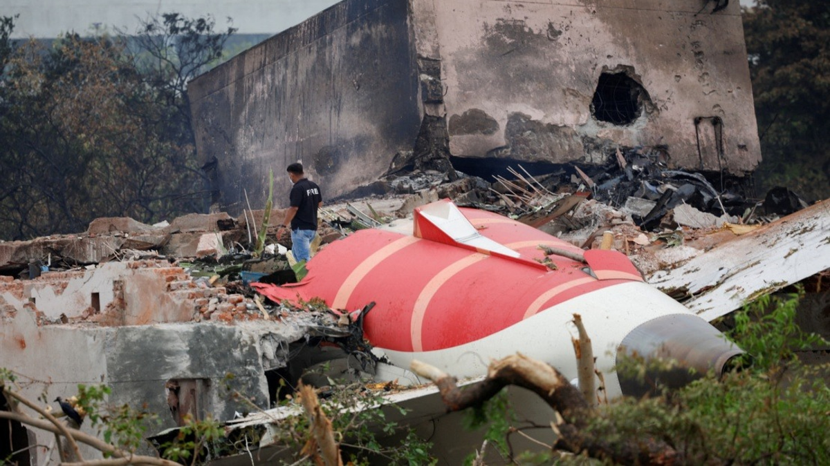 India Says Fuel Switch Mechanism Shows No Defects in 2025 Air India Crash Investigation