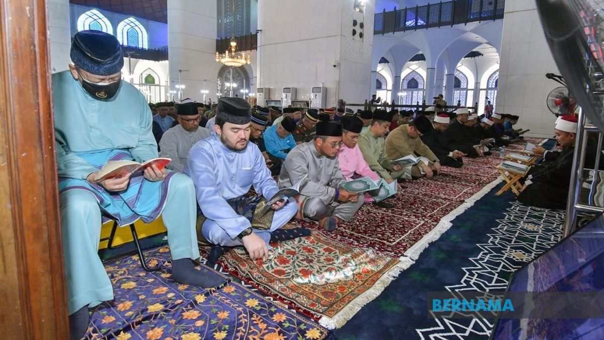 Sultan of Selangor Leads Spiritual Observance Ahead of National Day Celebrations