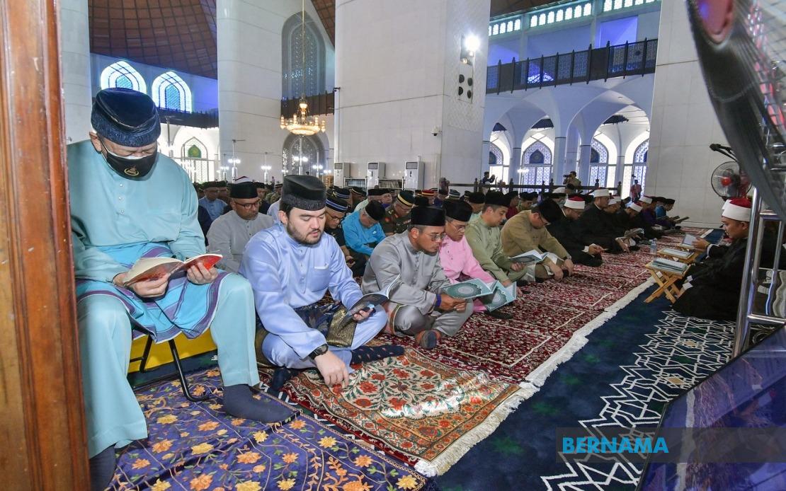 Sultan of Selangor Leads Spiritual Observance Ahead of National Day Celebrations