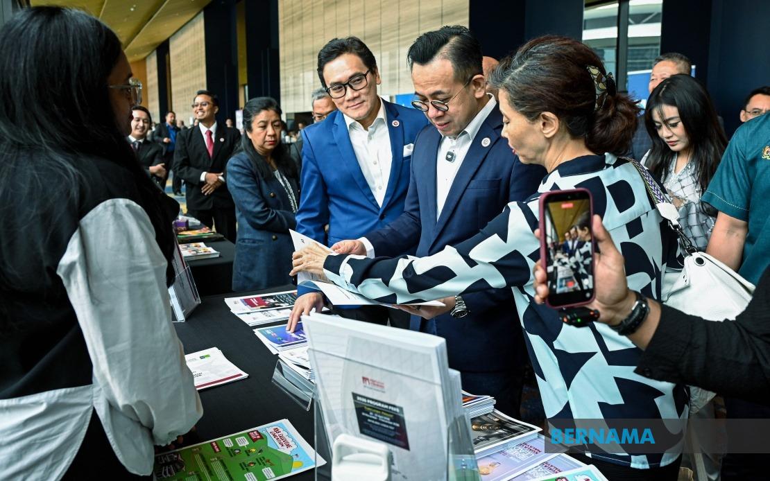 Malaysian Companies Must Shift From Production To Innovation, Says Minister