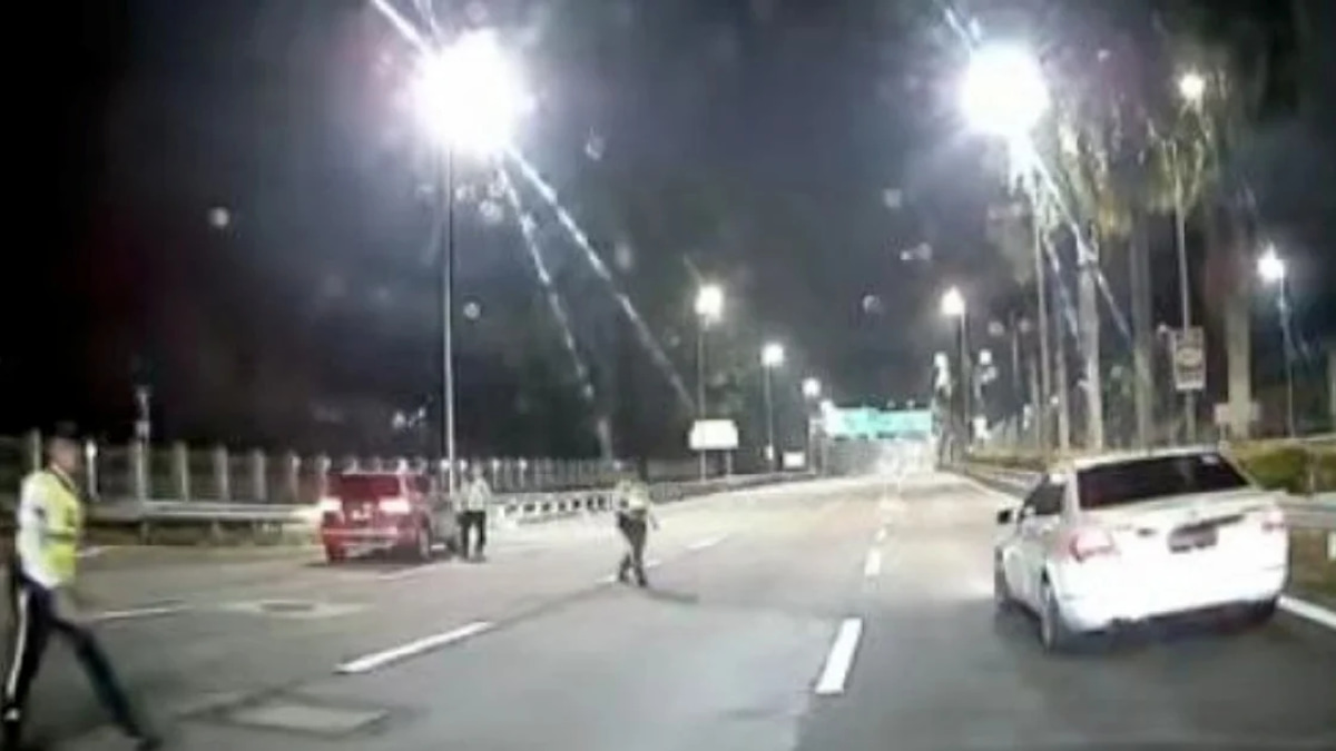 Young Mercedes driver detained after dramatic roadblock collision on Sprint Expressway